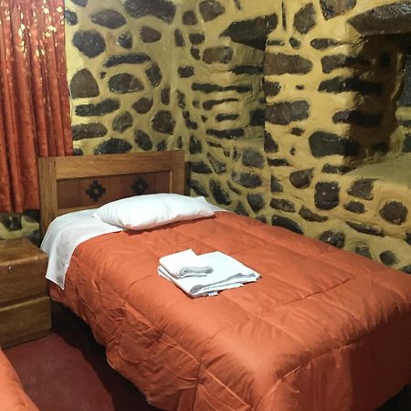 Rumi Sonqo Hostel أويانتيتامْبو المظهر الخارجي الصورة