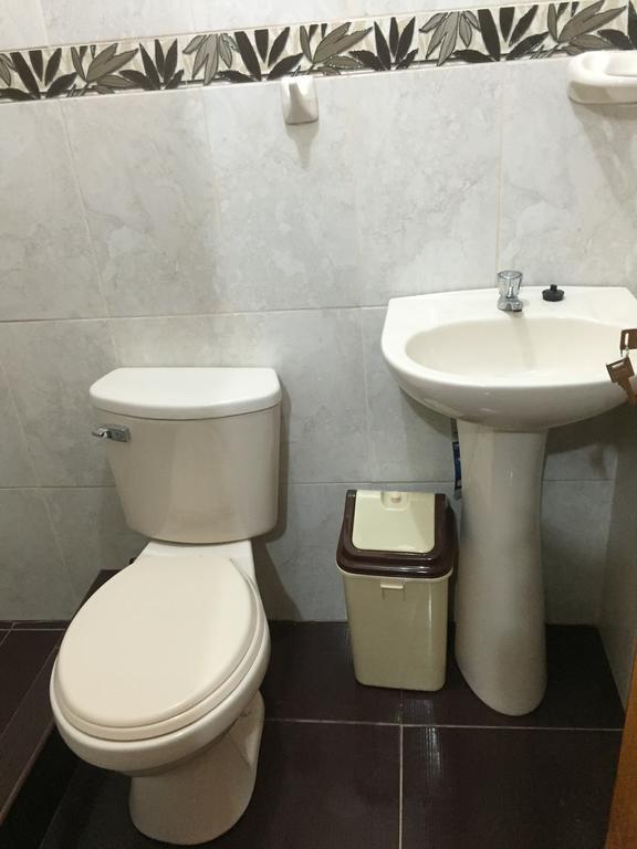 Rumi Sonqo Hostel أويانتيتامْبو المظهر الخارجي الصورة
